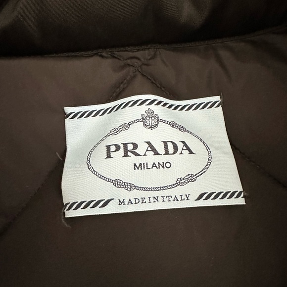 *Authentic* Prada Re-Nylon Gabardine Cropped Down Jacket - Picture 8 of 12